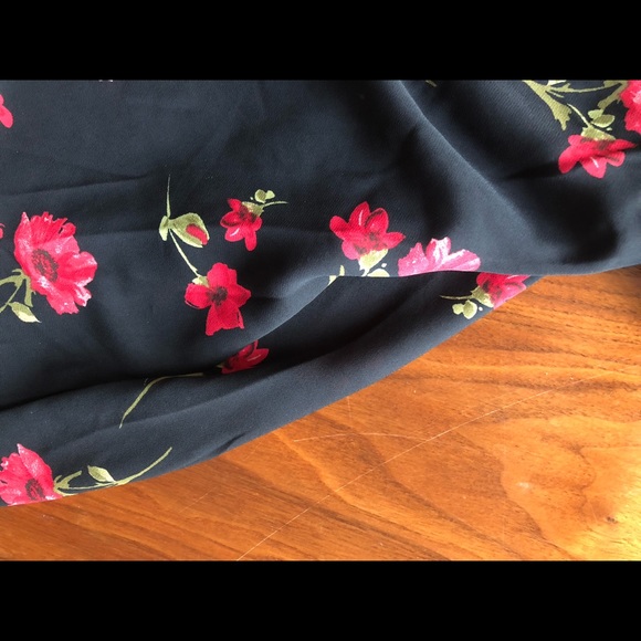 Beautiful Black Mini Dress with Red Floral Design - Picture 5 of 5